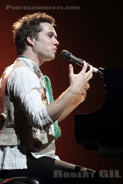 RUFUS WAINWRIGHT - 2010-05-03 - PARIS - Theatre Mogador - 